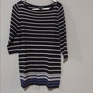White House black market sz medium Black and White Striped tunic top